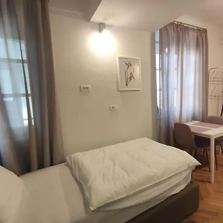 Aparthotel Cross Street 4 Ljubljana Room photo