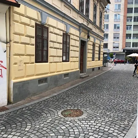 Aparthotel Cross Street 4 Ljubljana Exterior photo