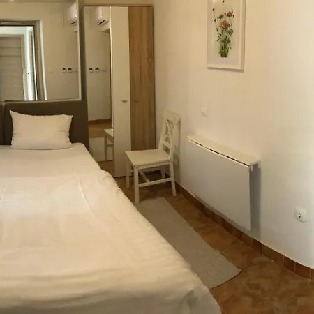 Aparthotel Cross Street 4 Ljubljana Exterior photo