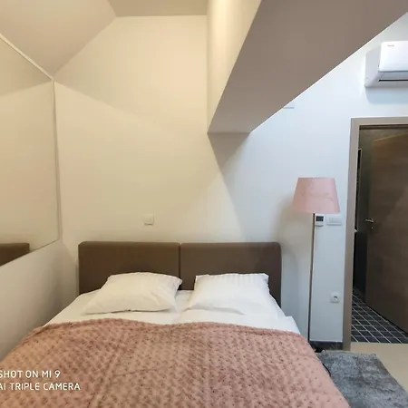 Aparthotel Cross Street 4 Ljubljana Exterior photo