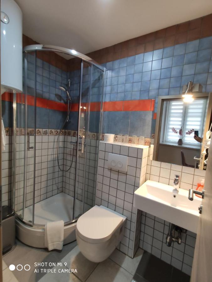 Cross Street 4 Guest house