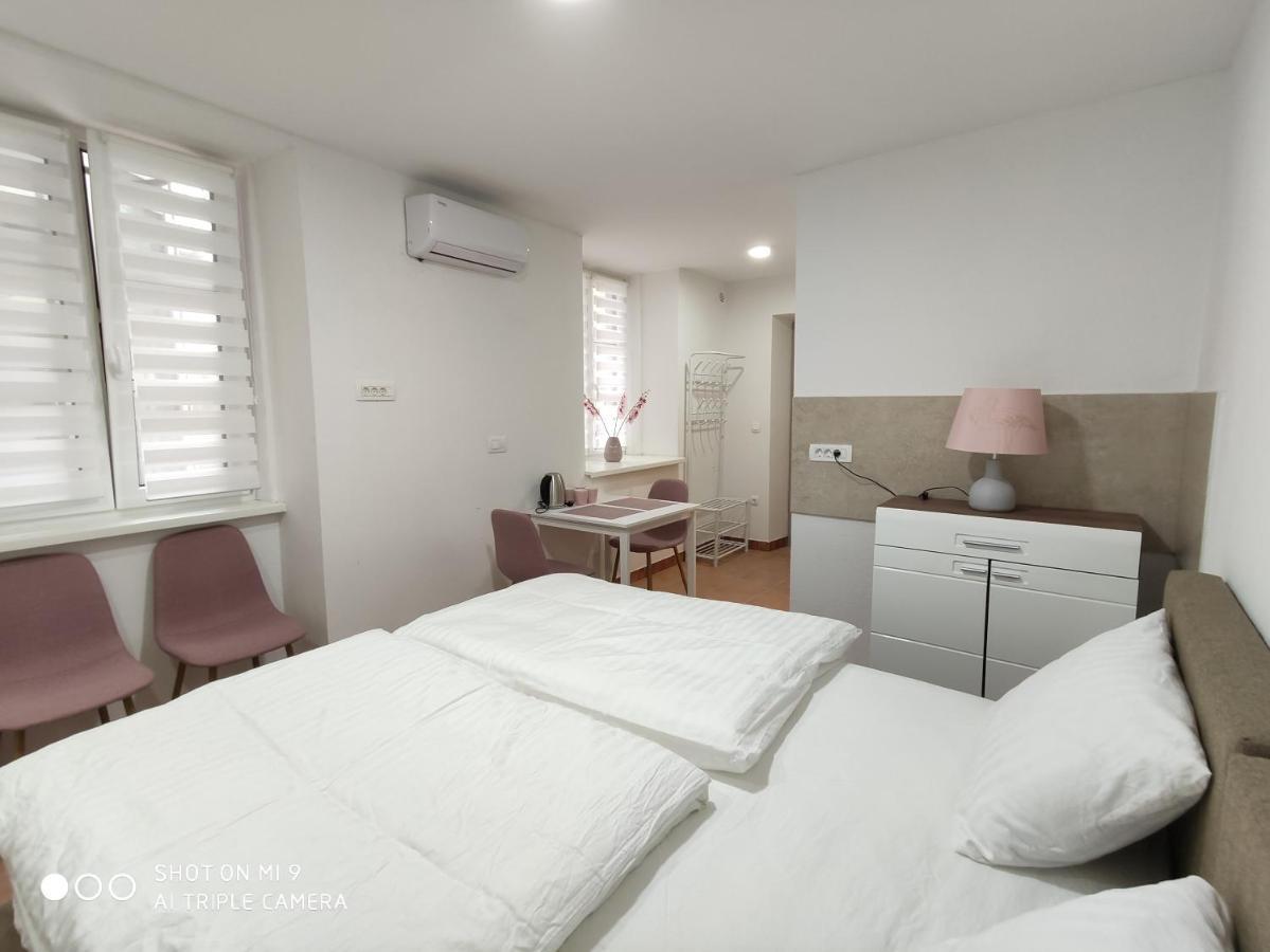 Cross Street 4 Guest house
